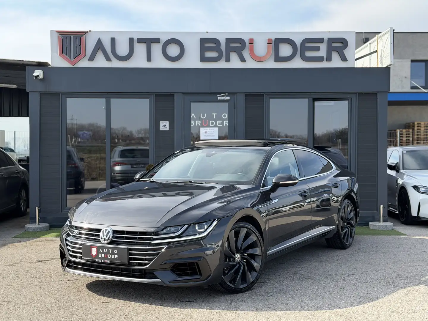 Volkswagen Arteon 2,0 TDI SCR 4Motion Highline DSG 3x R-Line Pano Grau - 1