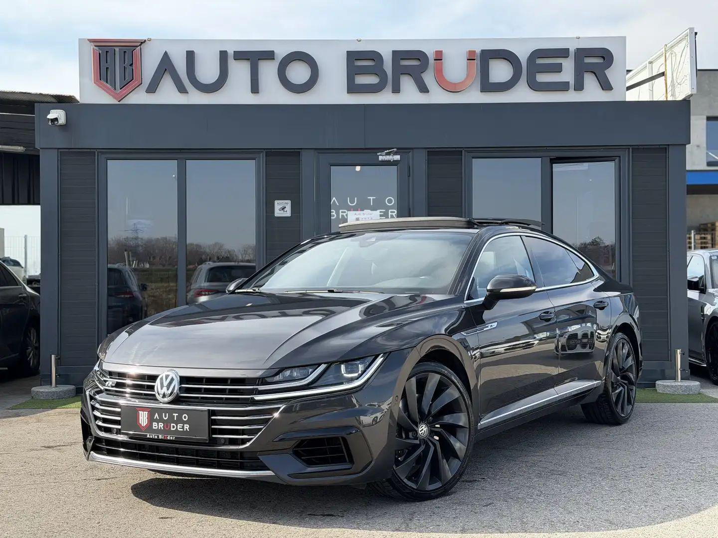 Volkswagen Arteon 2,0 TDI SCR 4Motion Highline DSG 3x R-Line Pano Grau - 2
