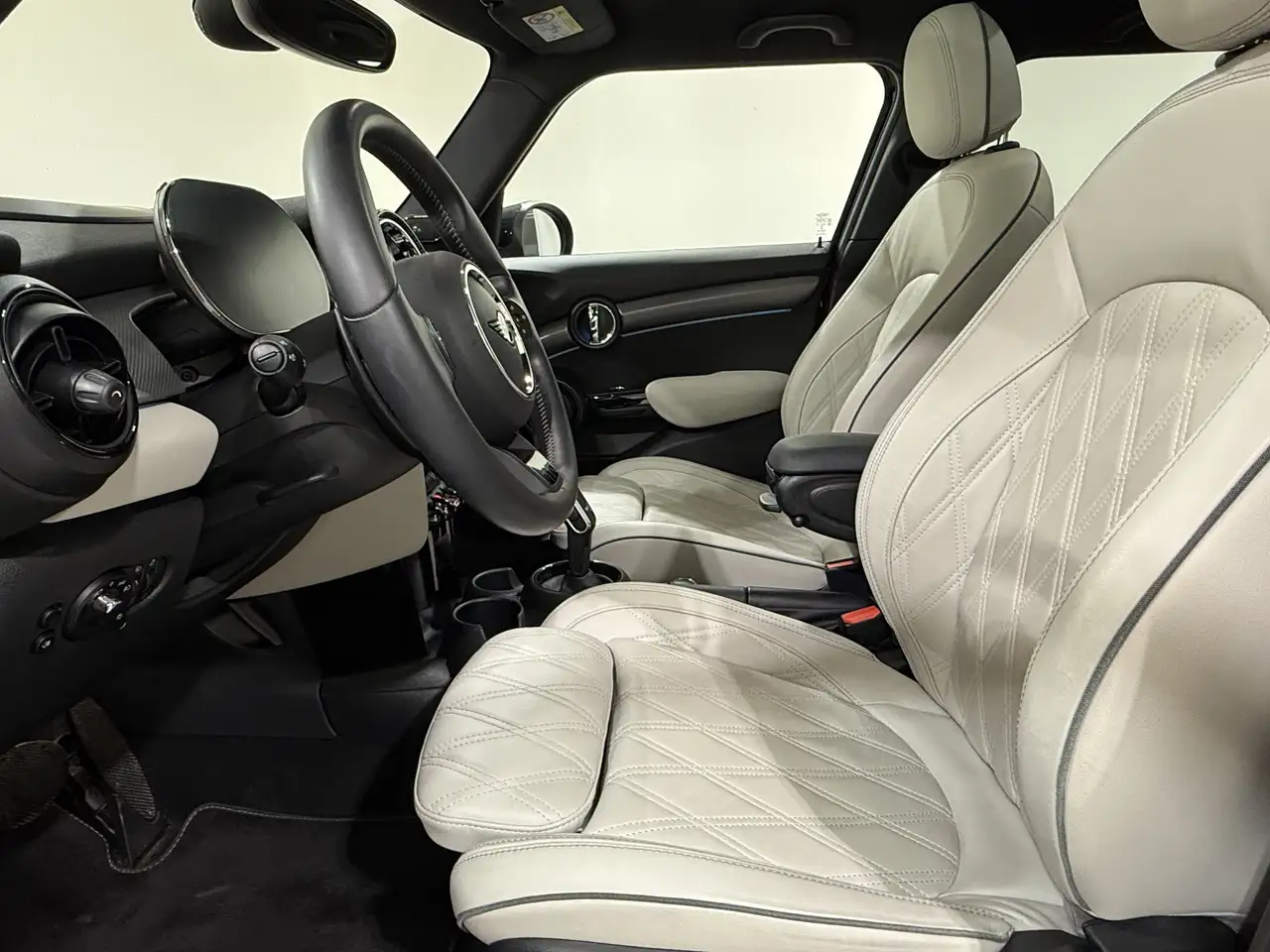 MINI Cooper S 5-Türer Aut Navi RFK HUD HK Pano DA PA 9