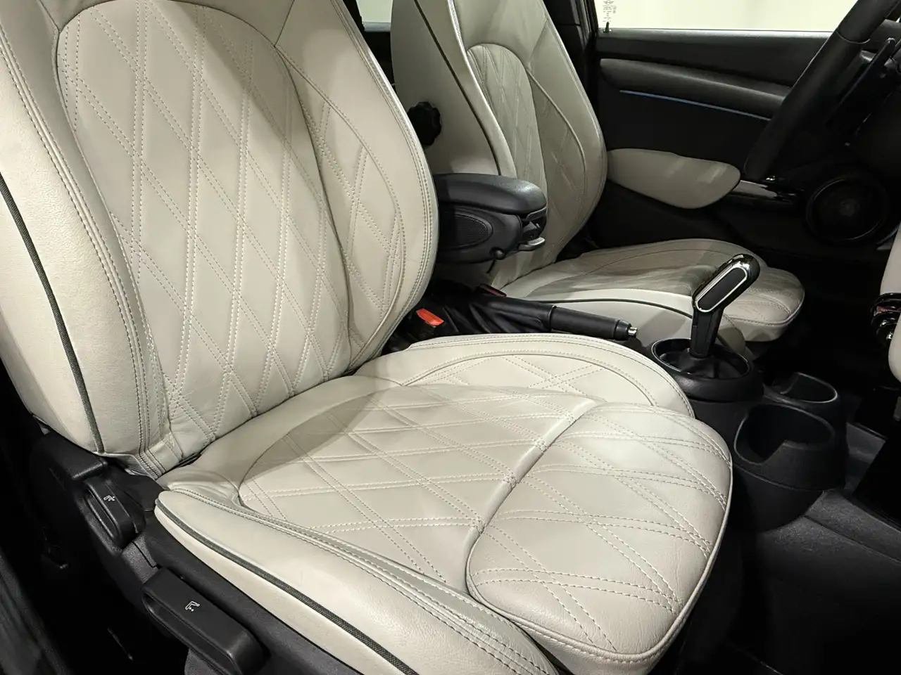 MINI Cooper S 5-Türer Aut Navi RFK HUD HK Pano DA PA 15
