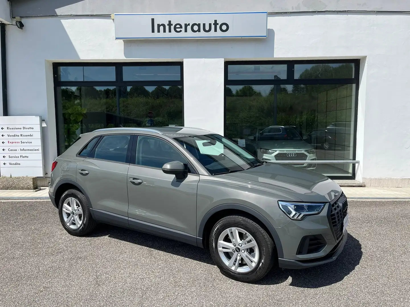 Audi Q3 45 1.4 tfsi e Business s-tronic Grigio - 1