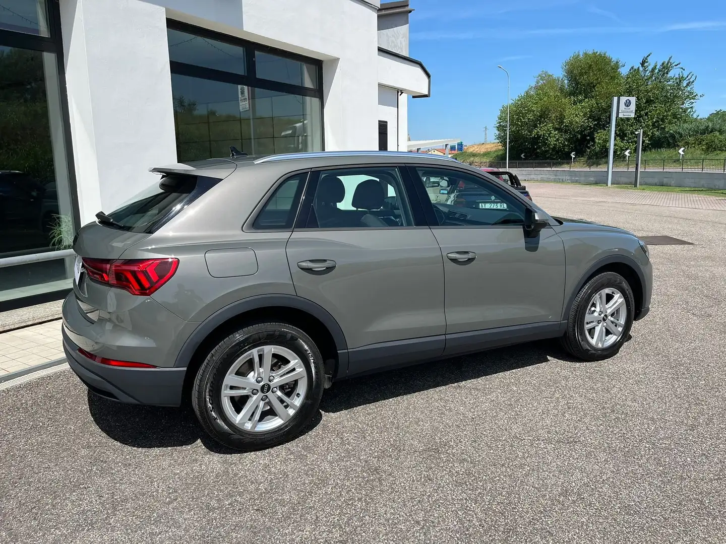 Audi Q3 45 1.4 tfsi e Business s-tronic Grigio - 2