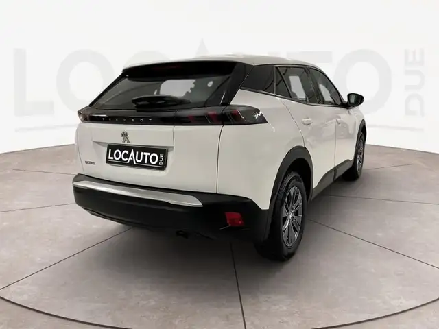 Peugeot 2008 view 4