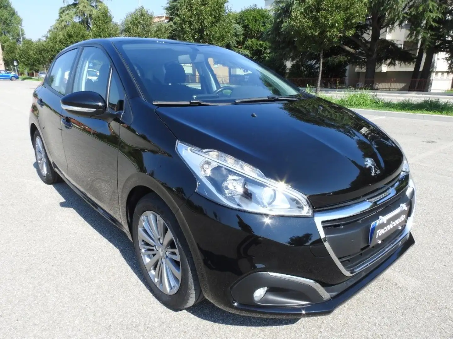 Peugeot 208 BlueHDi 75 5 porte Active *NEOPATENTATO* Nero - 2