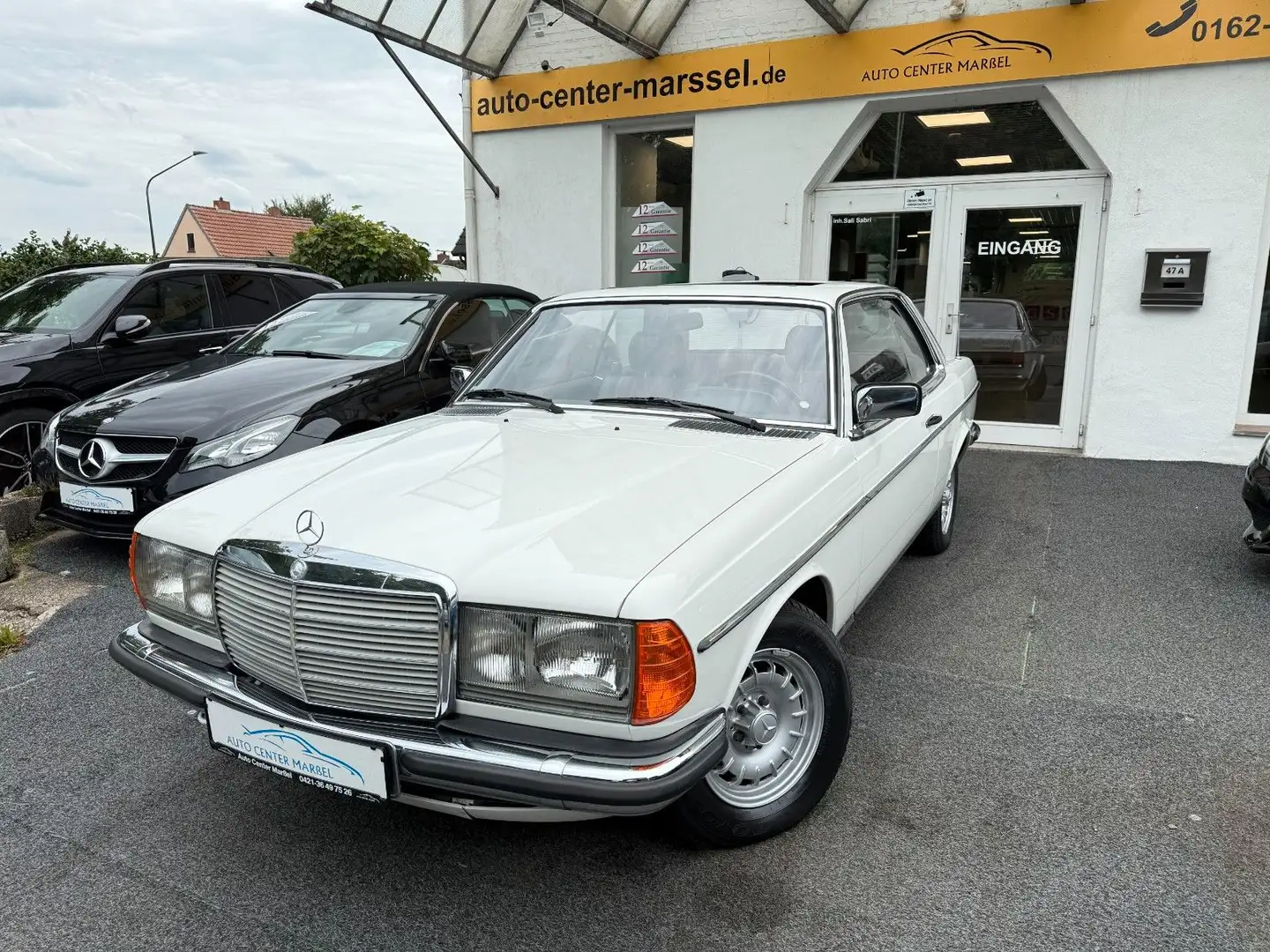 Mercedes-Benz 123 C 230 CE AUTOMATIK/SCHIEBEDACH/ALLWETTER Bílá - 1