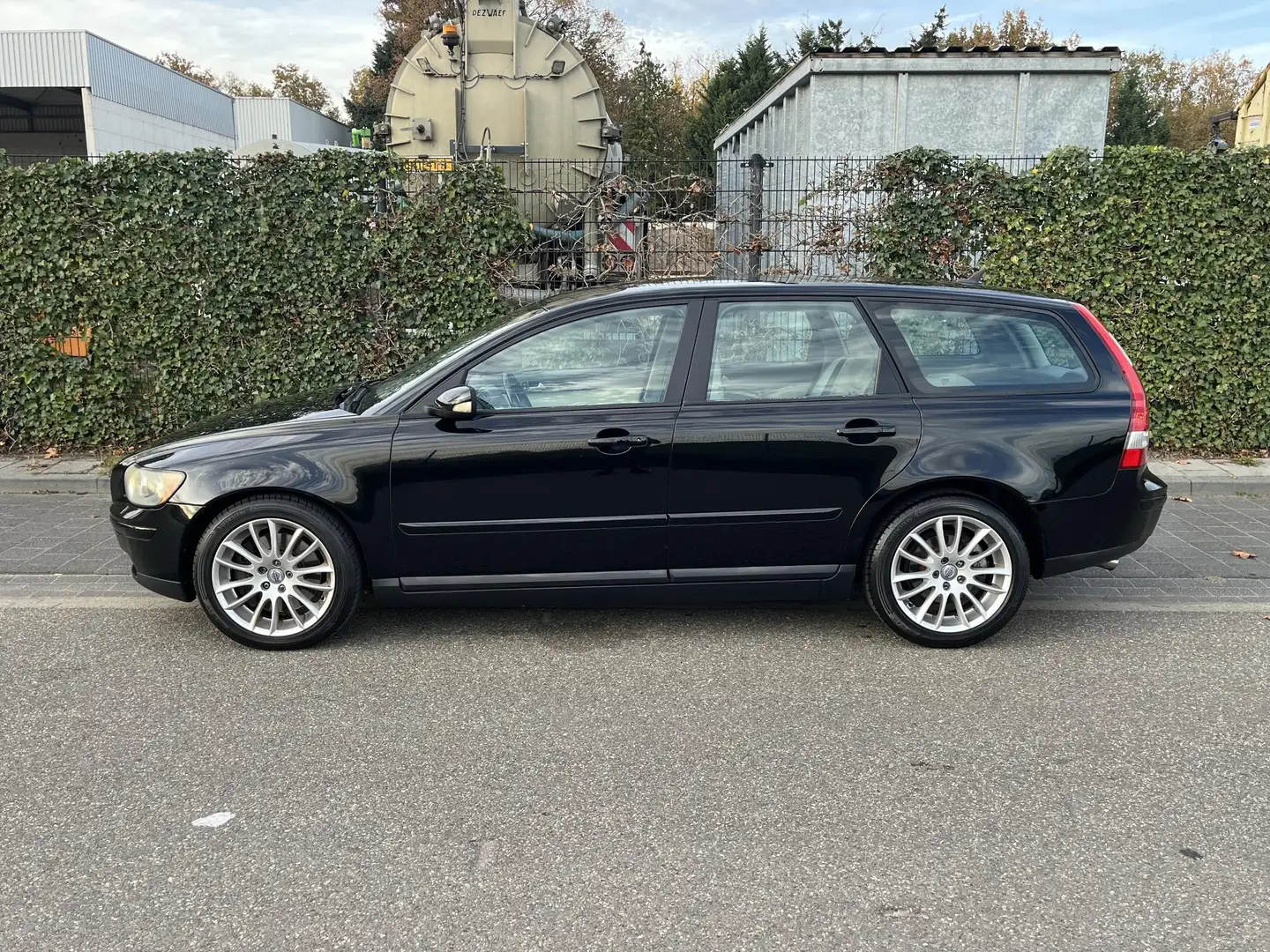 Volvo V50 2.5 T5 Summum * Youngtimer * Airco * Apk 09-2026 Zwart - 2