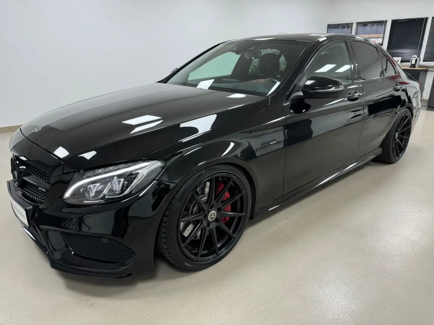 Mercedes-Benz C 43 AMG *4Matic*PDC*HEADUP*8F*LMF Negru - 1