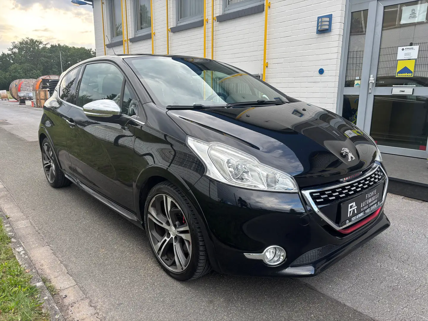 Peugeot 208 GTi Navi Klimaautomaatik SHZ Noir - 2