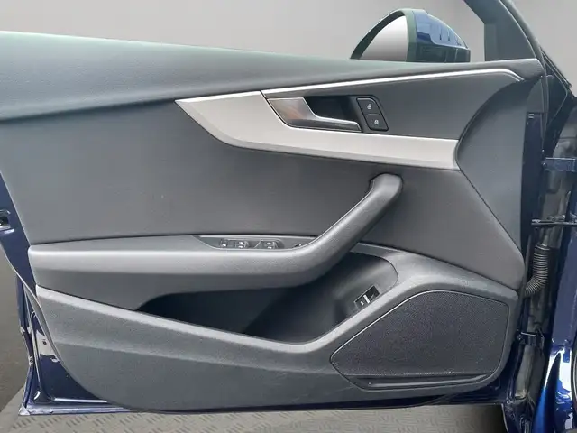 Audi A4 view 15