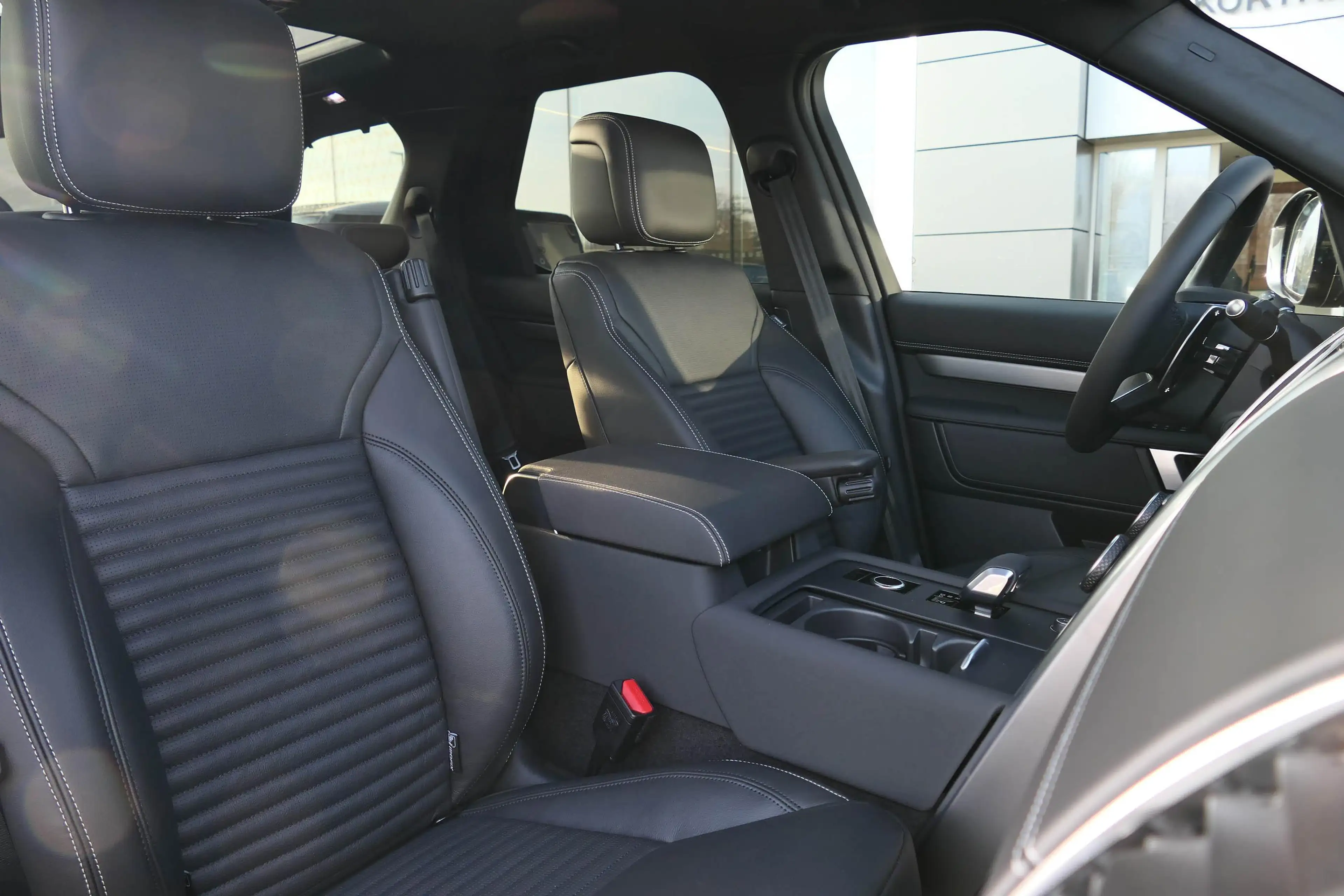 Land Rover Discovery D250 Dynamic SE AWD Auto. 25MY — photo 8