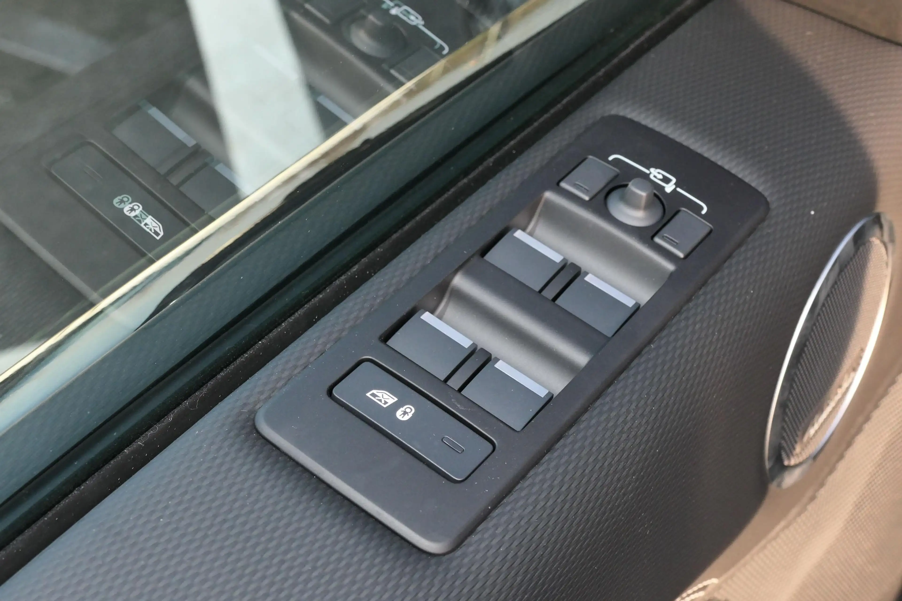 Land Rover Discovery D250 Dynamic SE AWD Auto. 25MY — photo 9