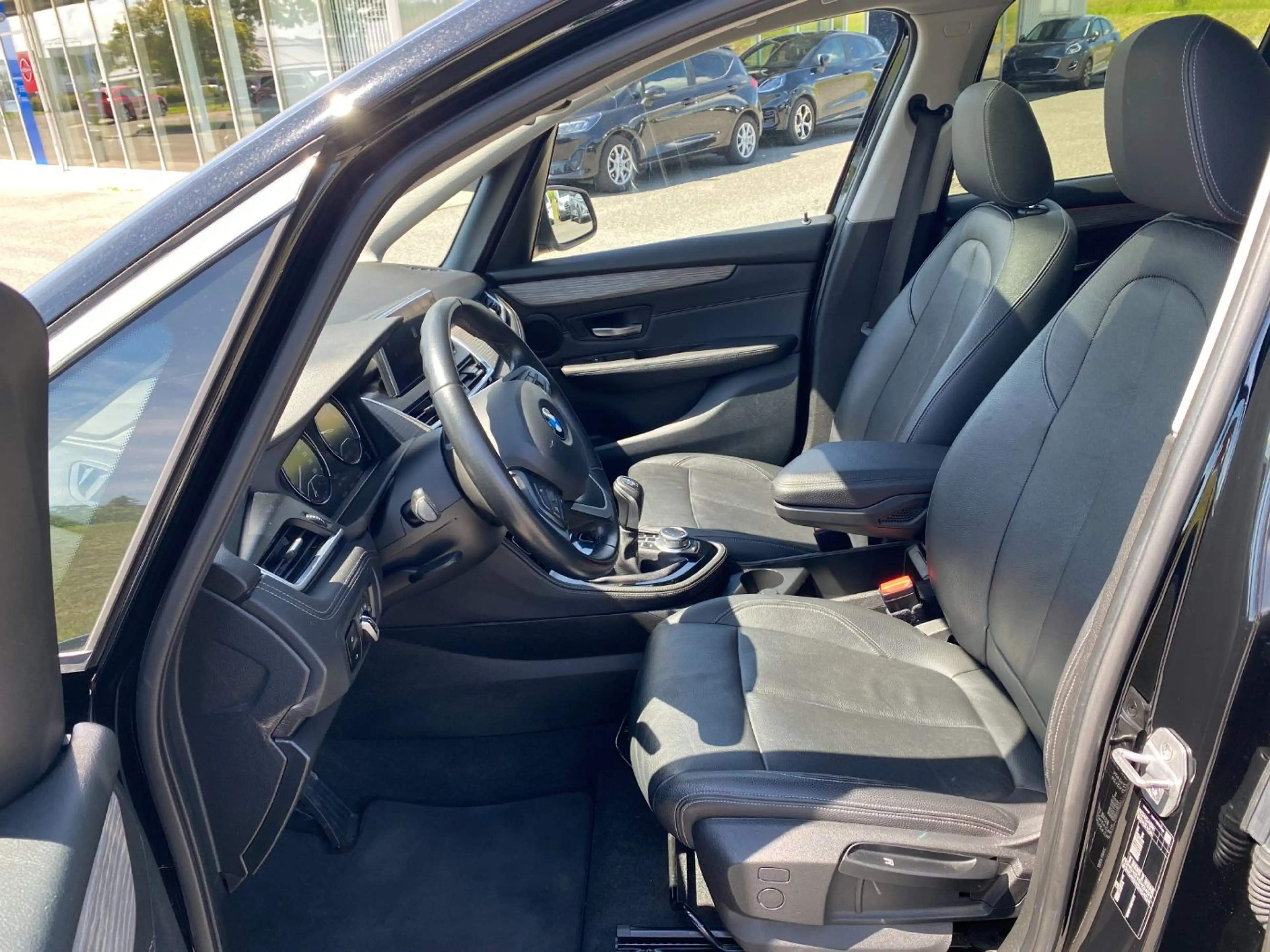 BMW 216 i Gran Tourer  LuxuryLine LED+Navi+Pano+7Sitze — photo 14
