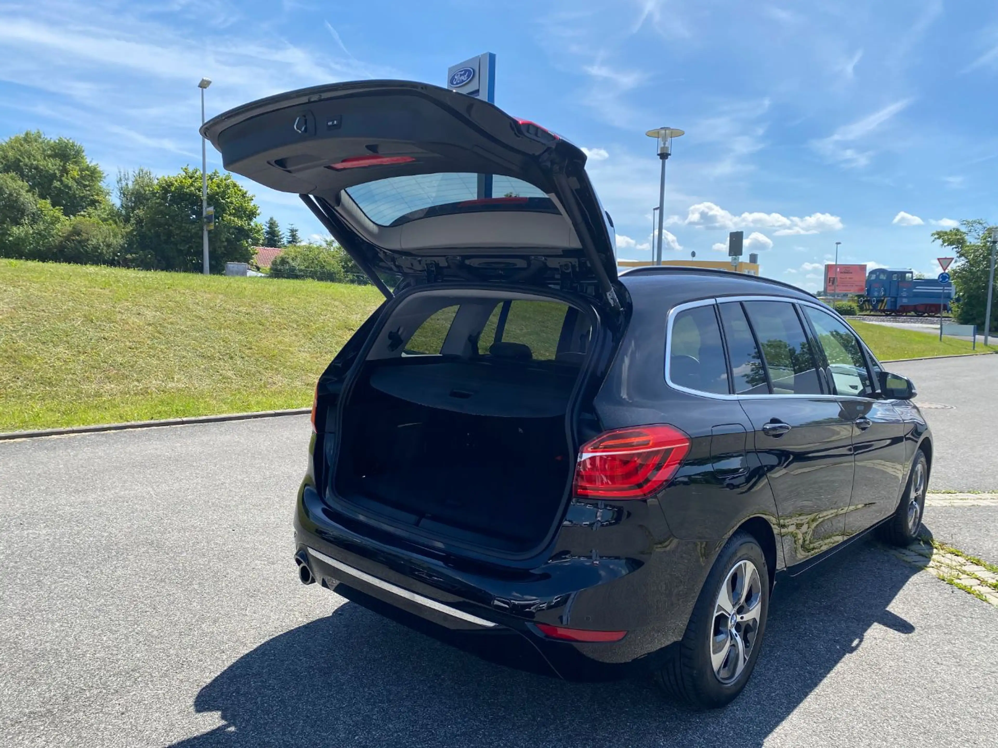 BMW 216 i Gran Tourer  LuxuryLine LED+Navi+Pano+7Sitze — photo 8