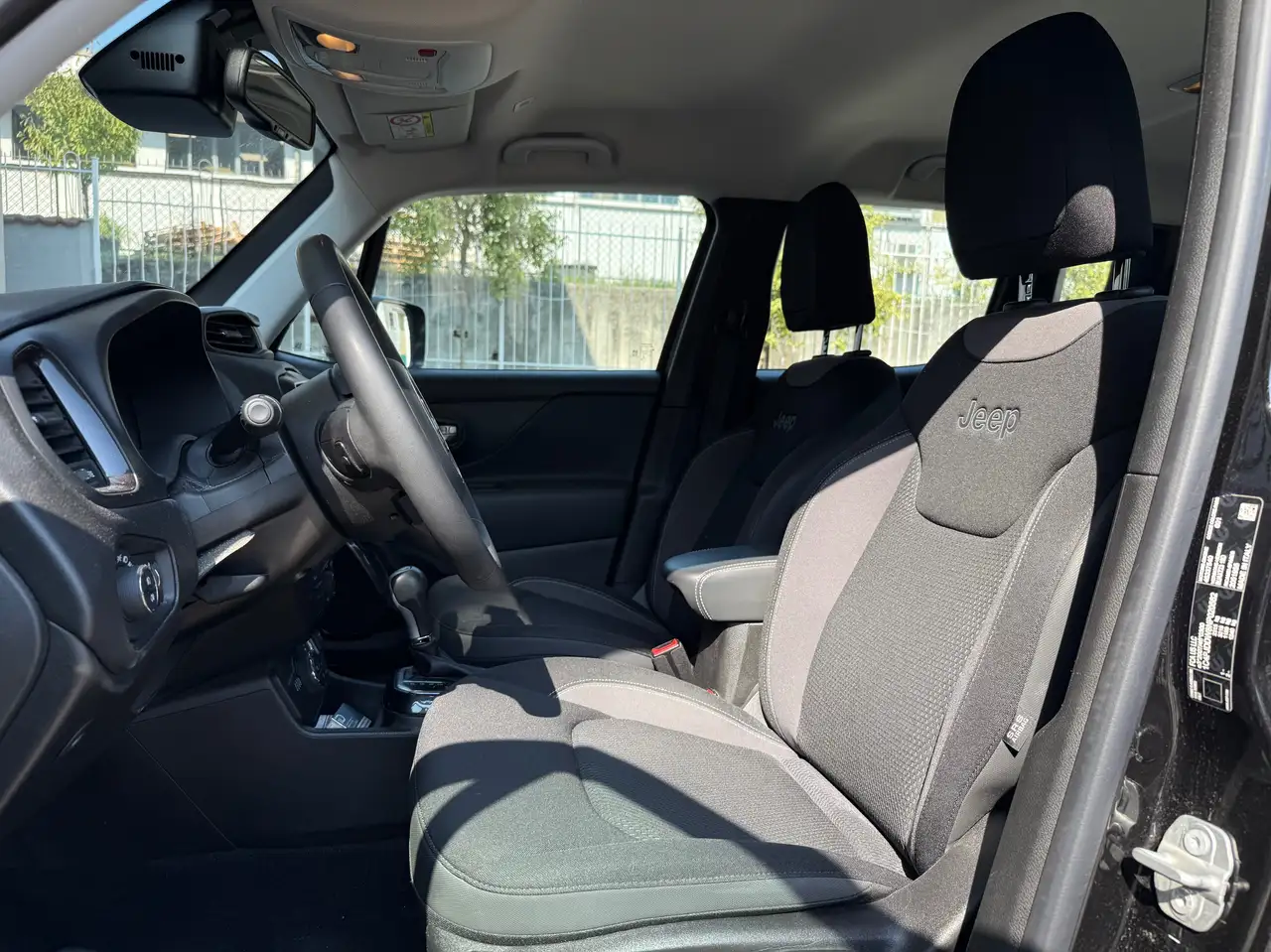 Jeep Renegade 1.3 t4 phev Limited 4xe at6, миниатюра 10