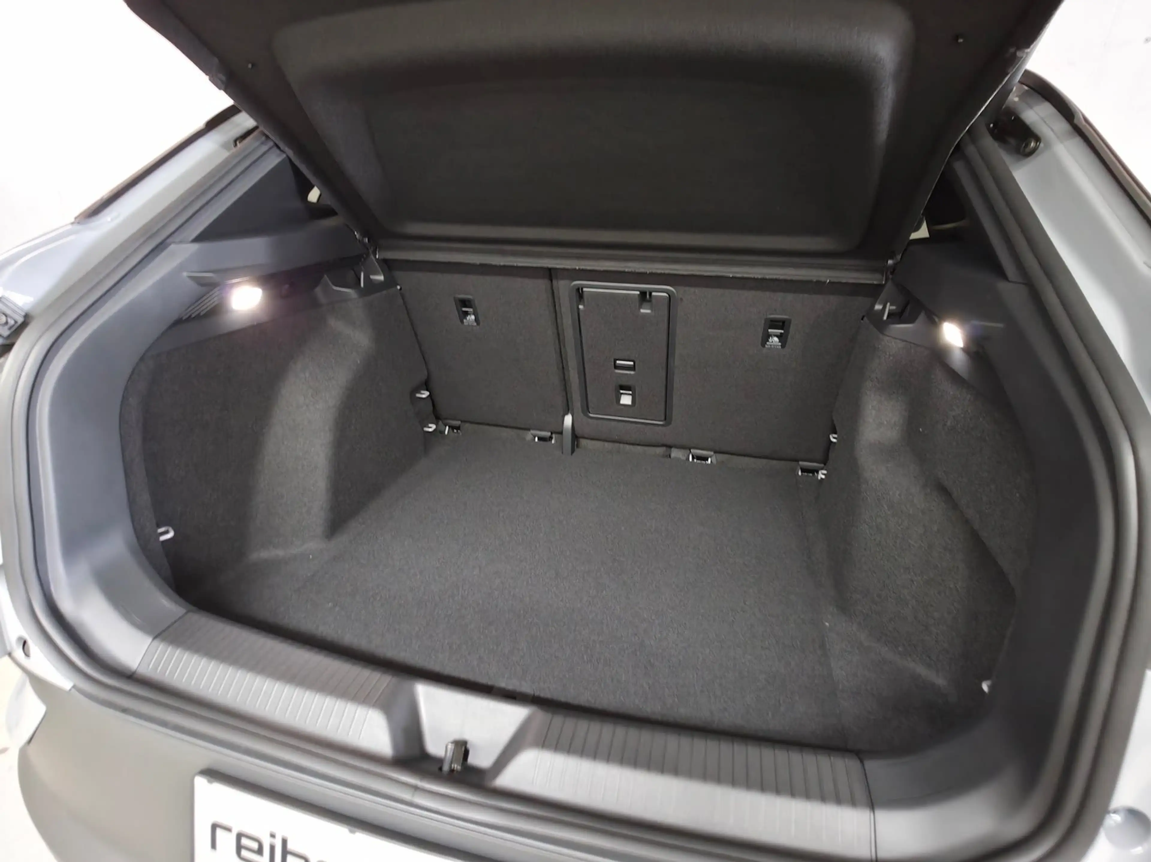 Volkswagen ID.4 Pro 210 kW Business — photo 8