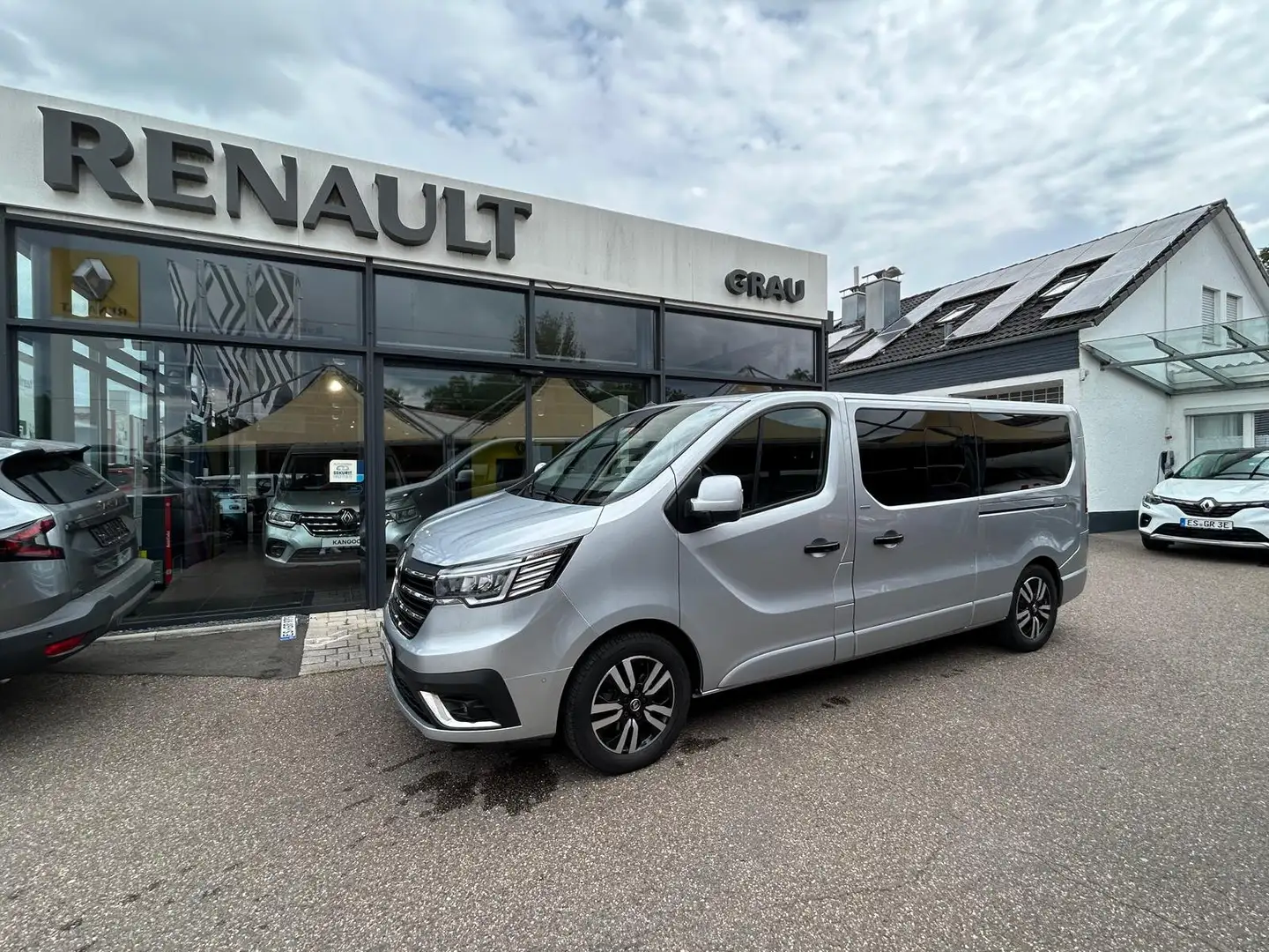 Renault Trafic L2H1 170 PS EDC Grand SpaceClass Grau - 1