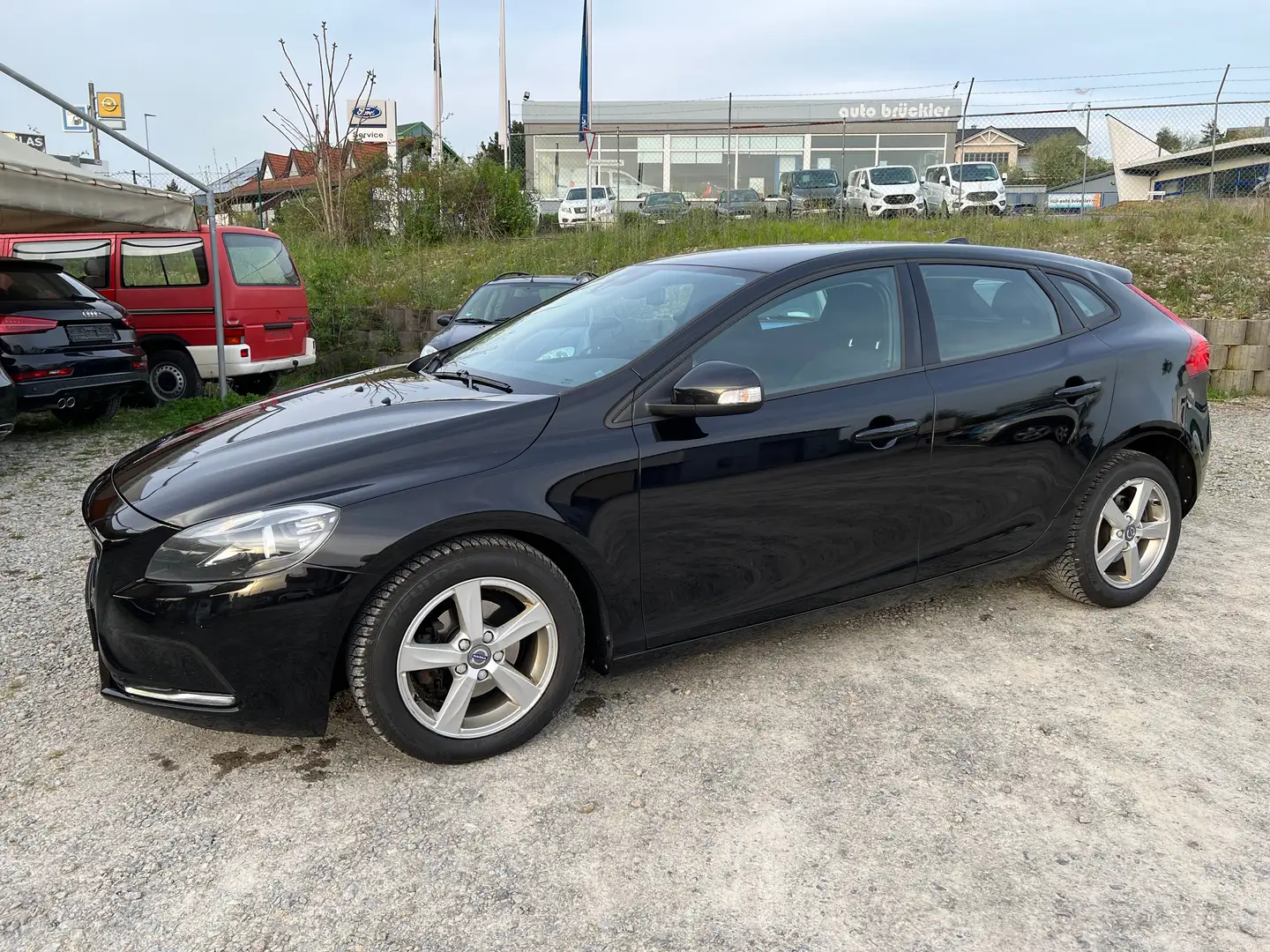 Volvo V40 D2 Kinetic LED/Navi/Klima/Tempomat Schwarz - 2
