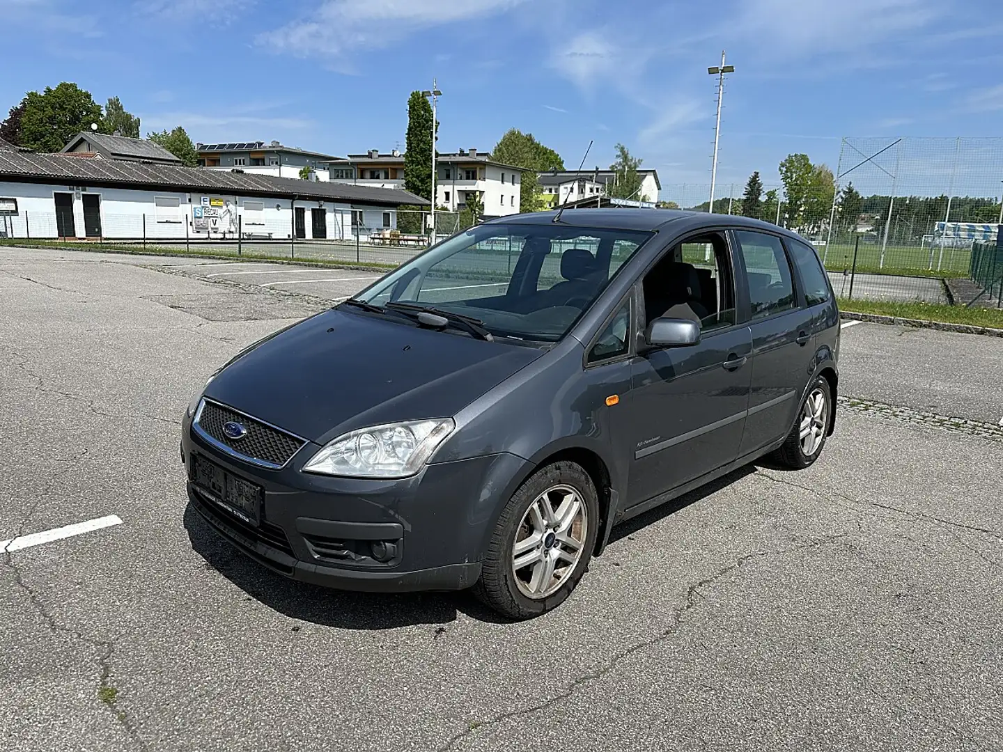 Ford C-Max Focus C-MAX Trend 1,6 TDCi *Klima*AHK* Grau - 2