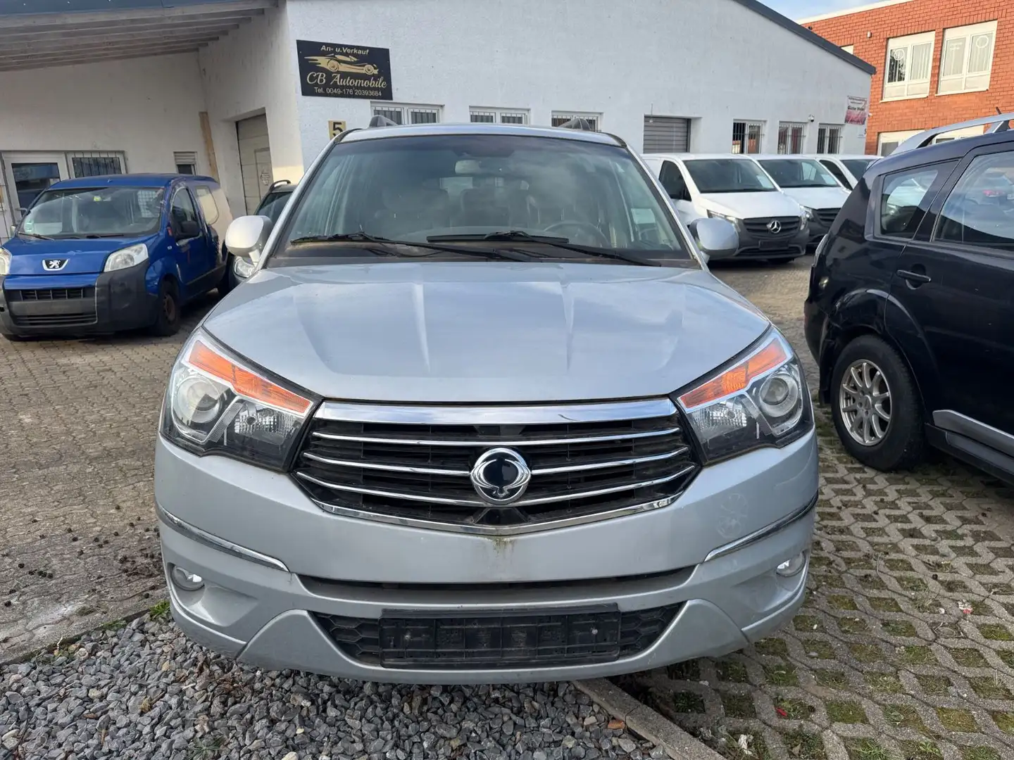 SsangYong Rodius Sapphire Gümüş rengi - 2