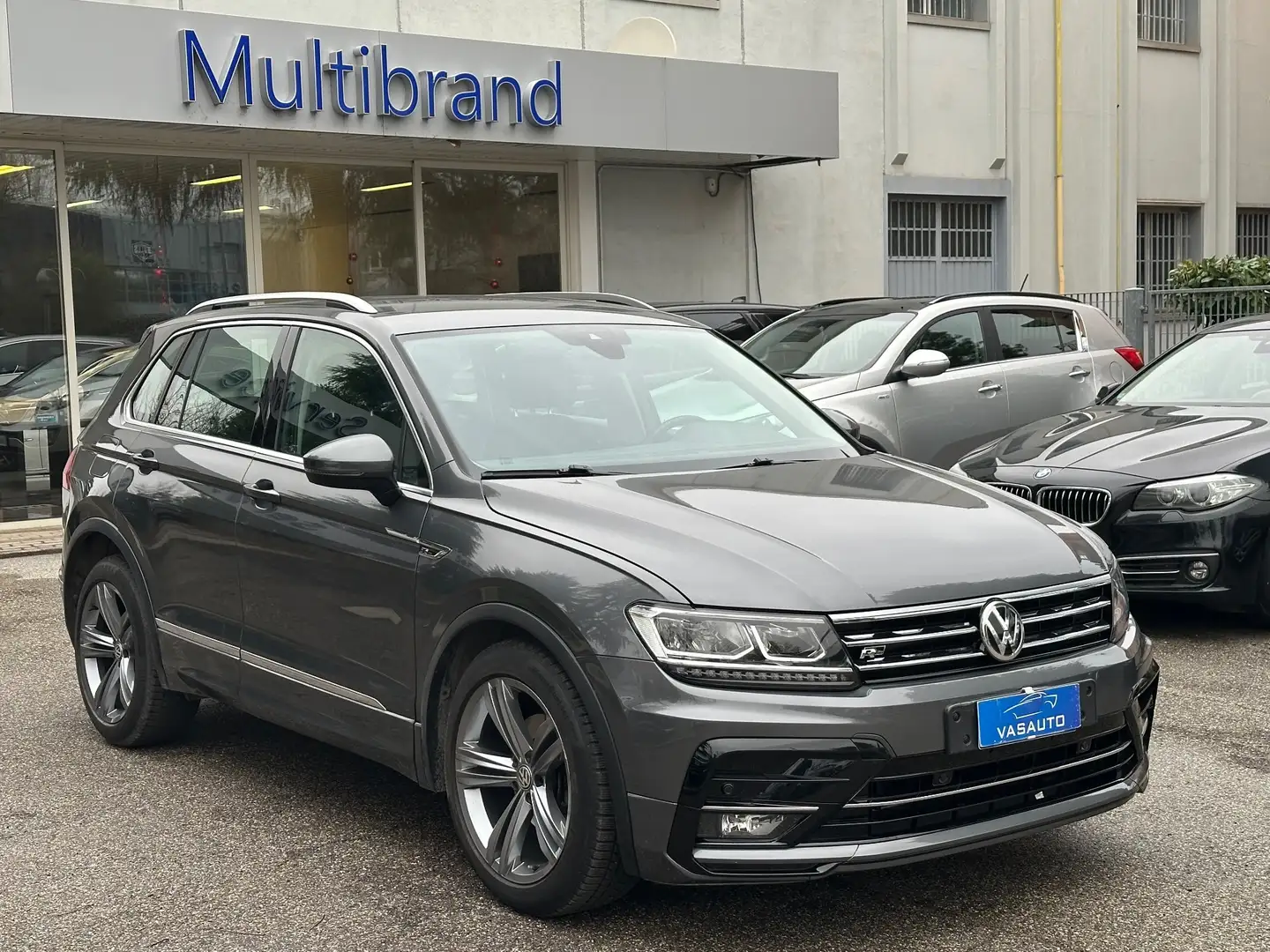 Volkswagen Tiguan Tiguan 2.0 TDI SCR DSG Advanced BlueMotion Technol Grau - 1