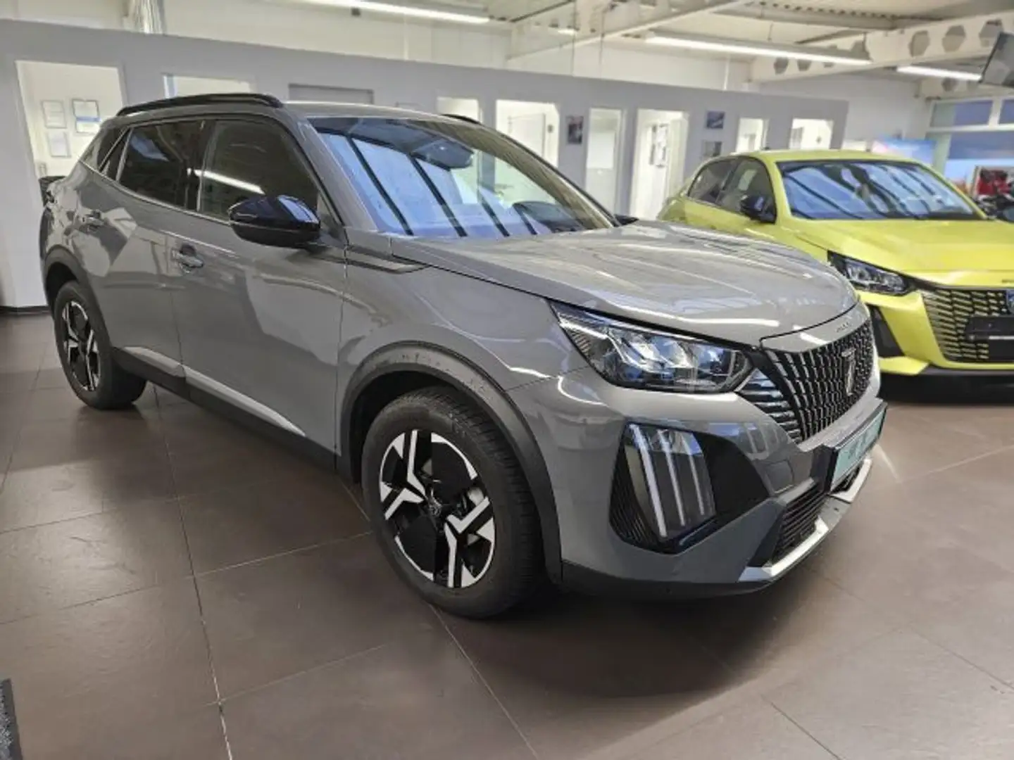 Peugeot 2008 PureTech 130 EAT8 Allure Grau - 1
