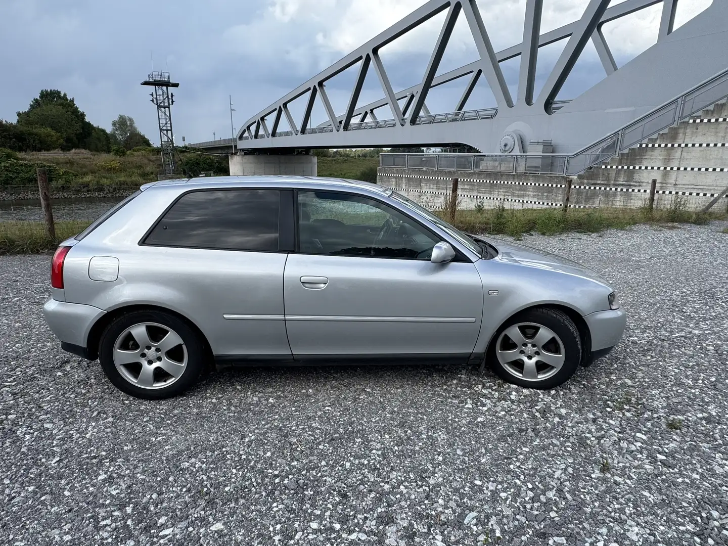 Audi A3 1.9 TDI Attraction Silber - 2