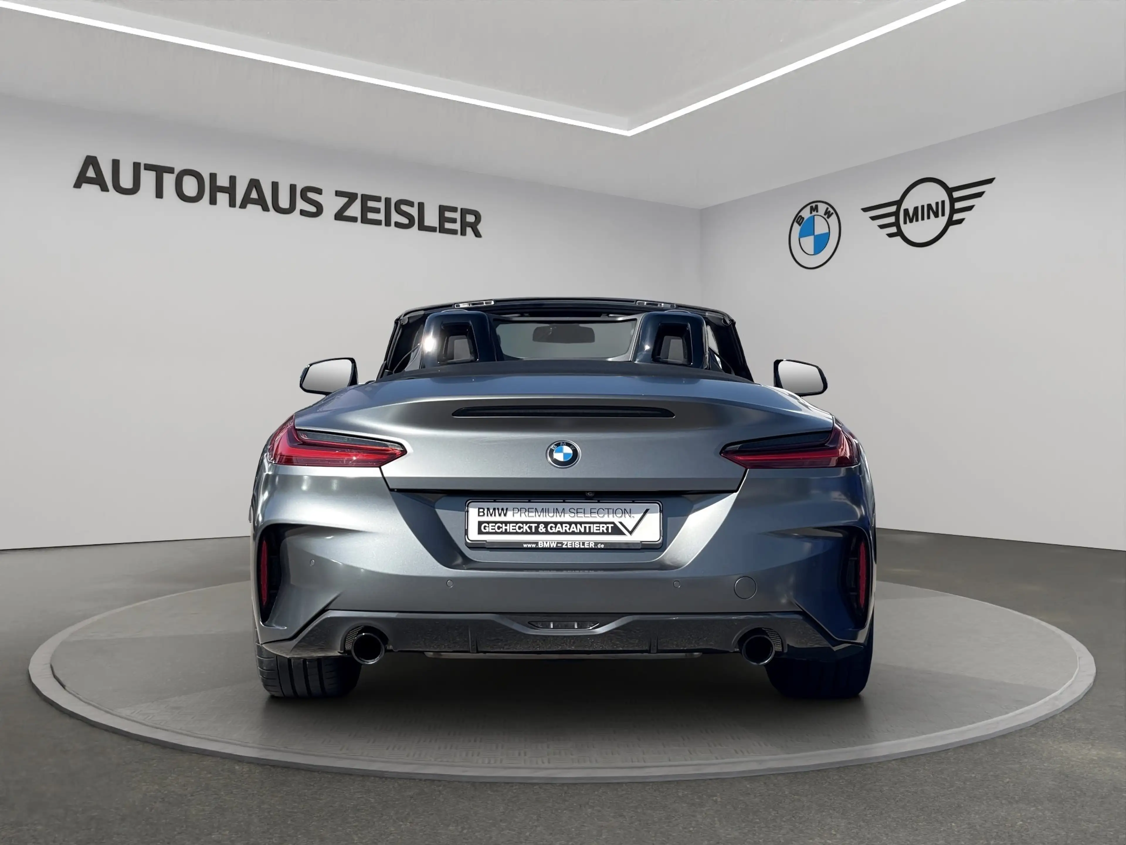 BMW Z4 sDrive30i — photo 6