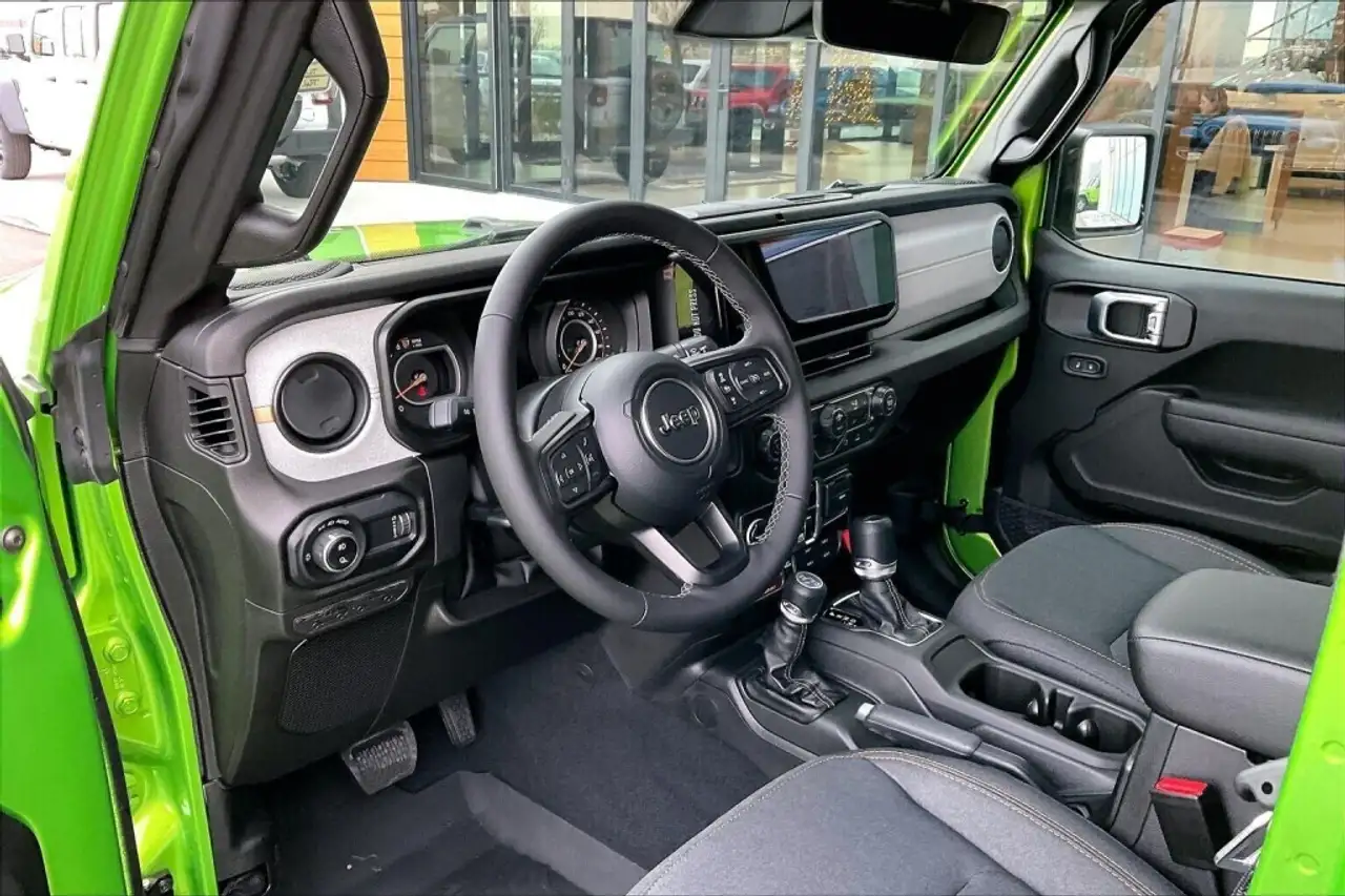 Jeep Gladiator photo Jeep Gladiator