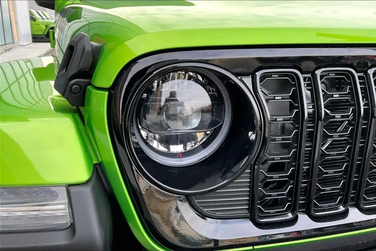 Jeep Gladiator photo Jeep Gladiator