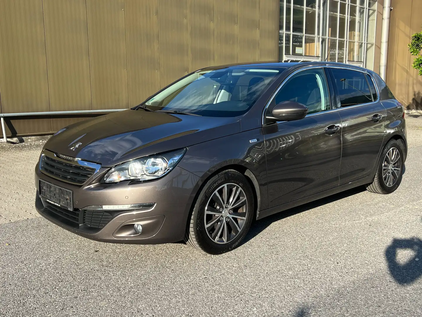 Peugeot 308 Style BHDI 100 PDC 1-Hand Pickerl NEU Braun - 1
