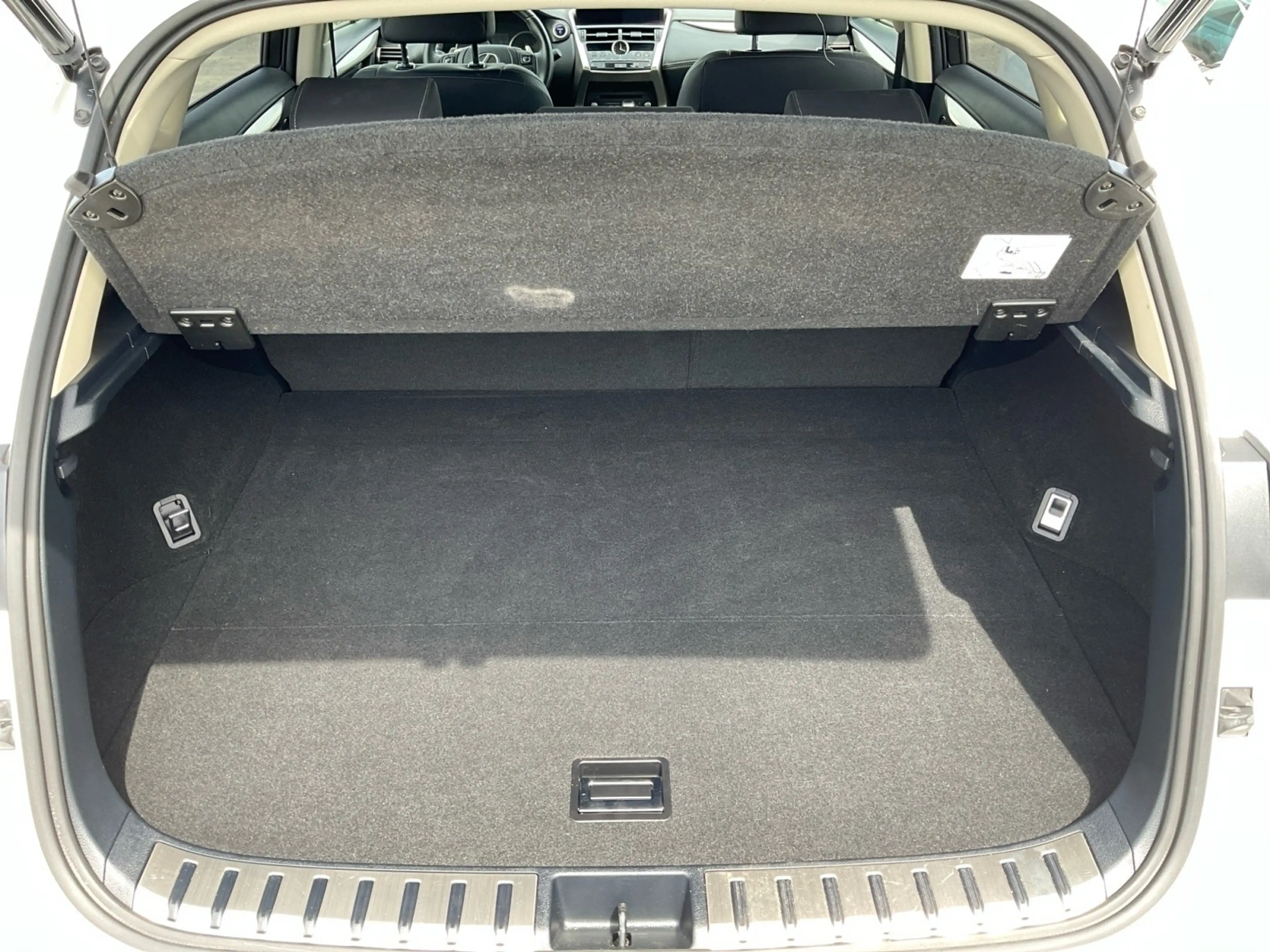 Lexus NX 300 h Style Edition — photo 6