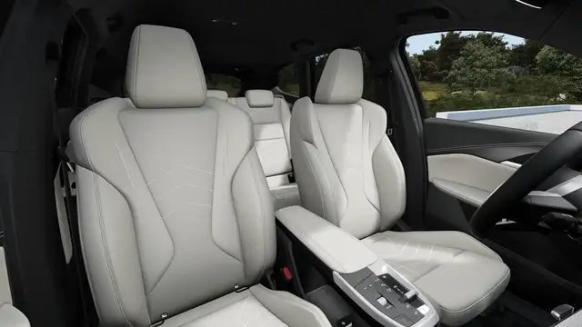 BMW Ix1 view 4