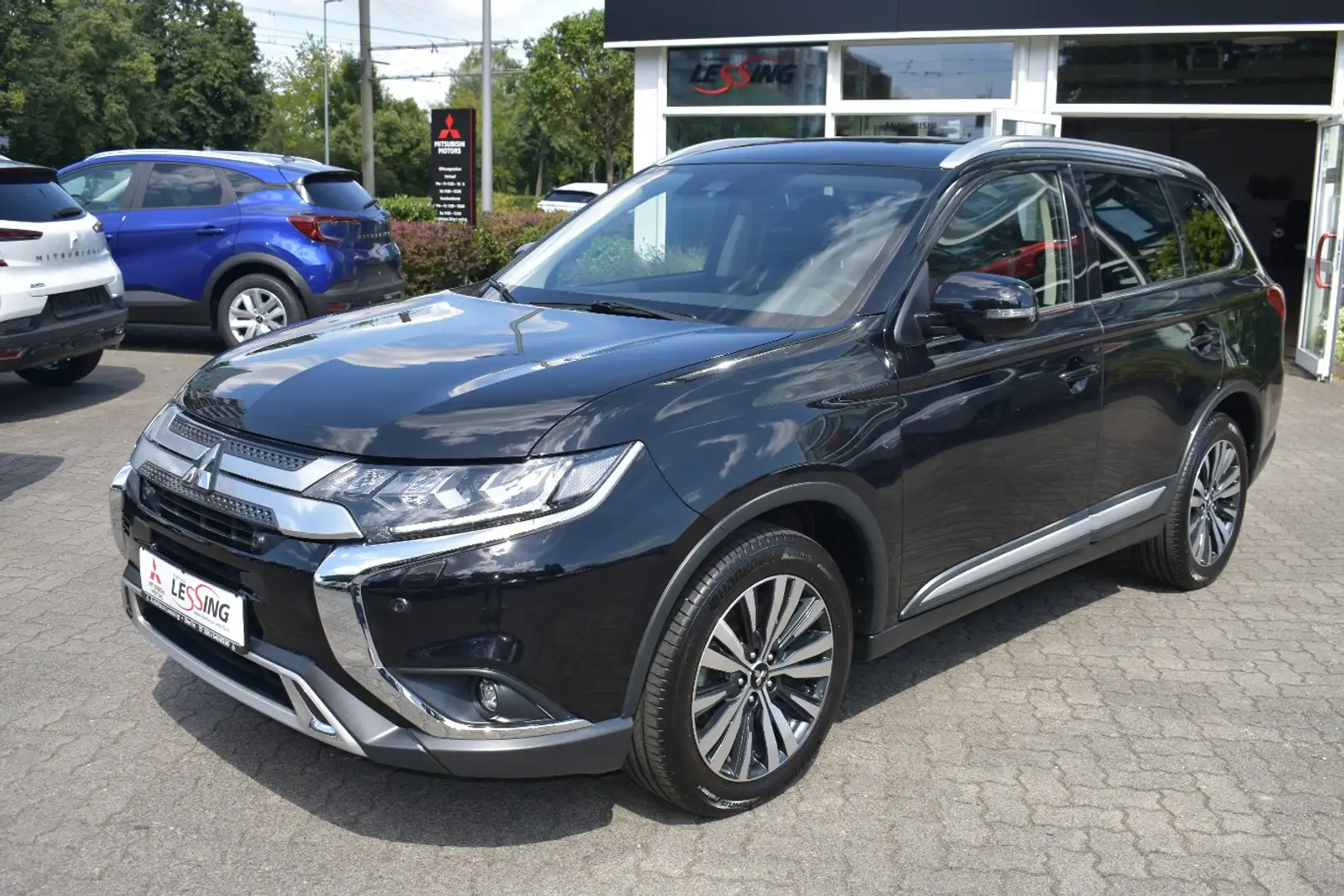 Mitsubishi Outlander TOP 2.0 4WD CVT, Leder,AHZV,SD,PDC Schwarz - 1