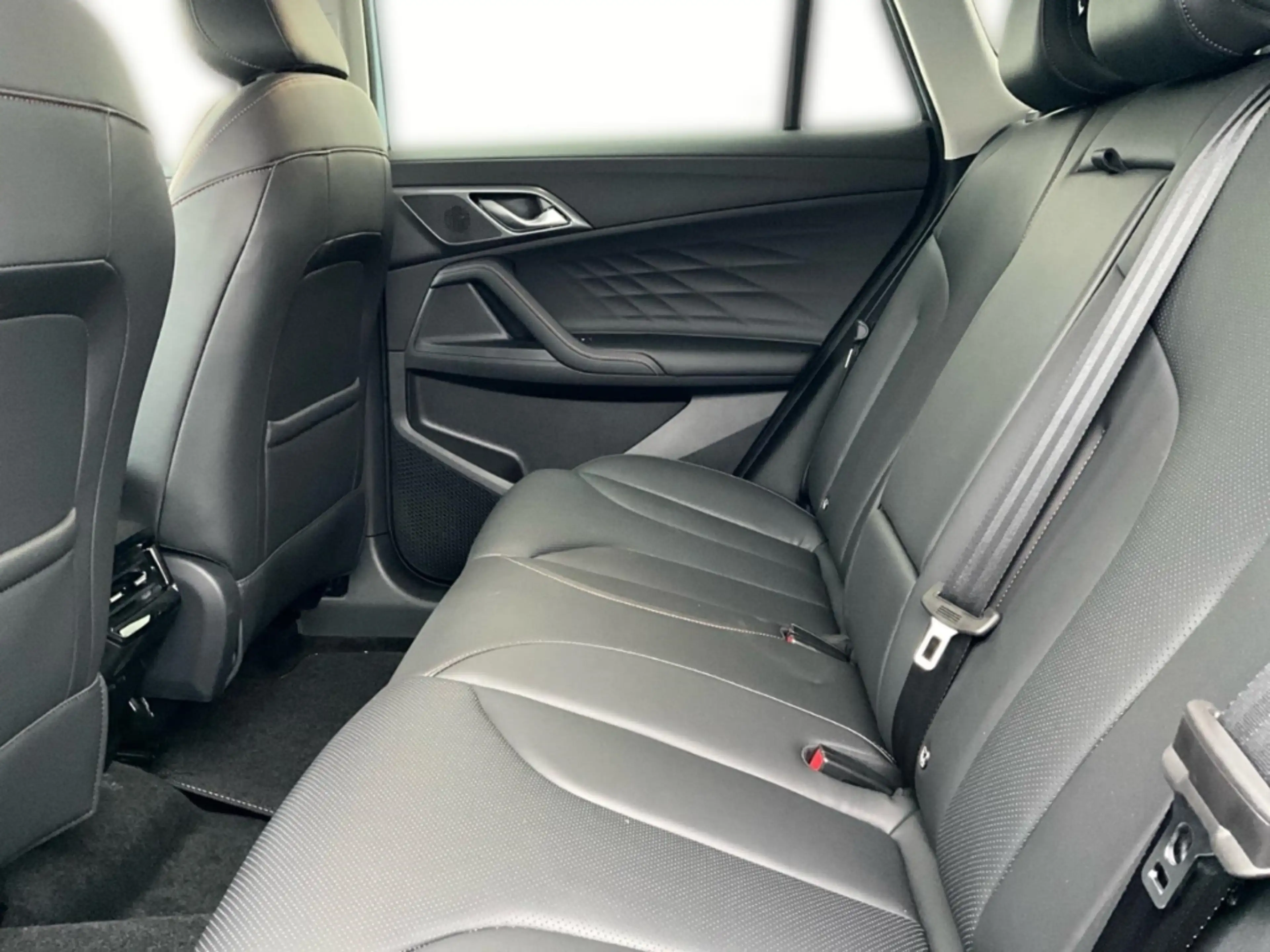 MG HS LUXURY 1.5T AT LED/NAV/Leder/Digitales/Cockpit/Mem — photo 14