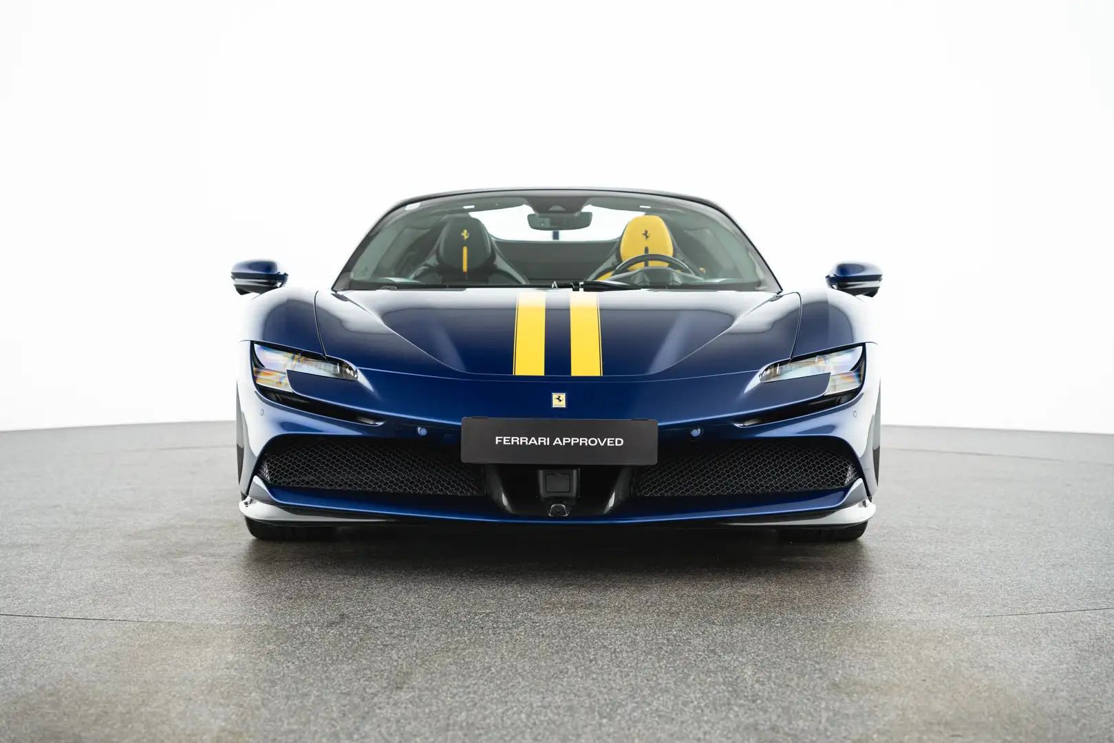 Ferrari SF90 Spider SF90 Spider PHEV 7,9kWh F1-DCT Blau - 2