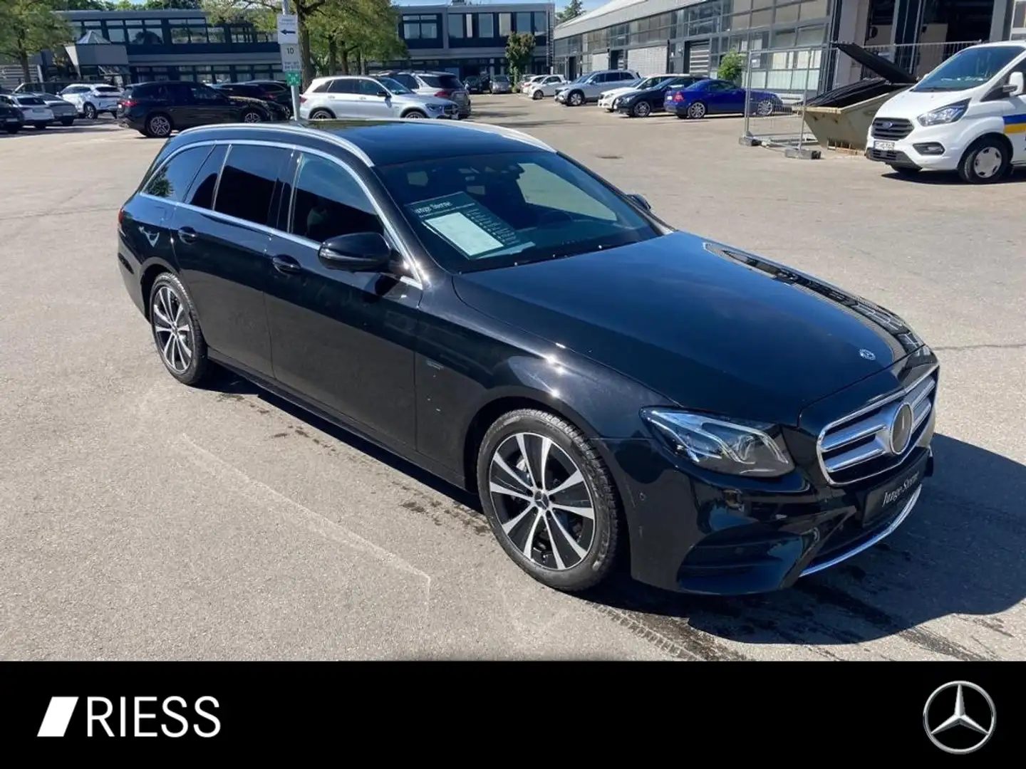 Mercedes-Benz E 300 de T AMG 360 SHD MULTI DISTR WIDE COMAND Schwarz - 1
