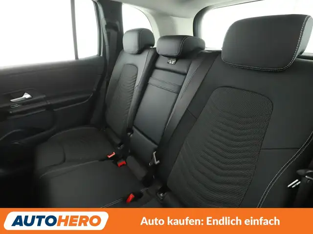 Mercedes-Benz GLB view 14