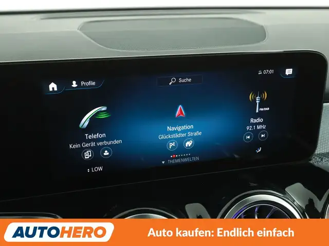 Mercedes-Benz GLB view 21