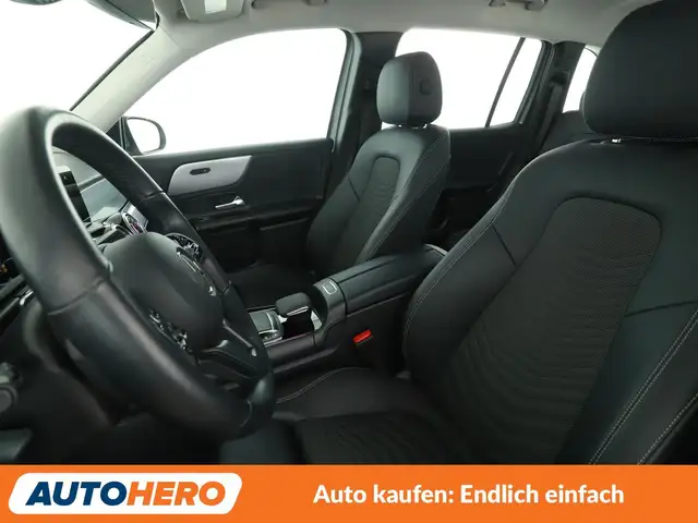 Mercedes-Benz GLB view 10