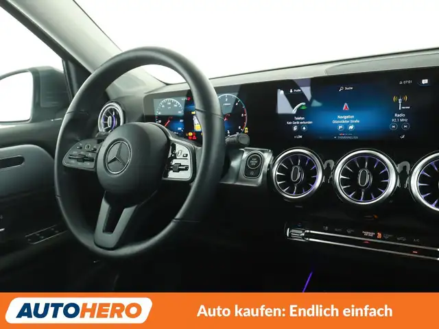 Mercedes-Benz GLB view 13