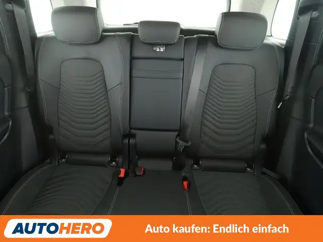 Mercedes-Benz GLB view 15