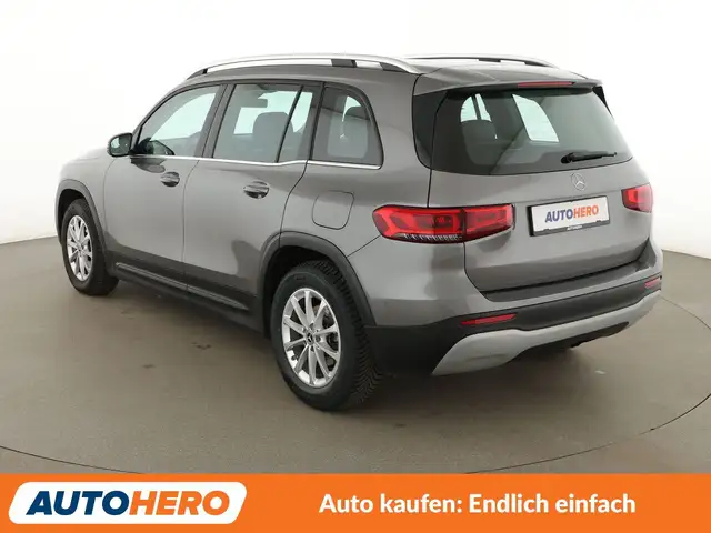 Mercedes-Benz GLB view 4