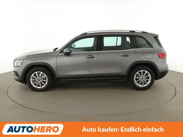 Mercedes-Benz GLB view 3