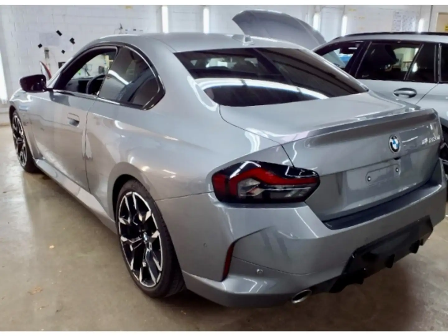 BMW 220 i Coupe A M-Sport Sportpaket Navi Digitales Cockpi Grau - 2