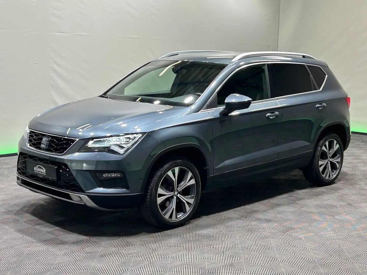 SEAT Ateca XCELLENCE 1.5 TSI | AHK NAVI DAB LED BEATS Grau - 2