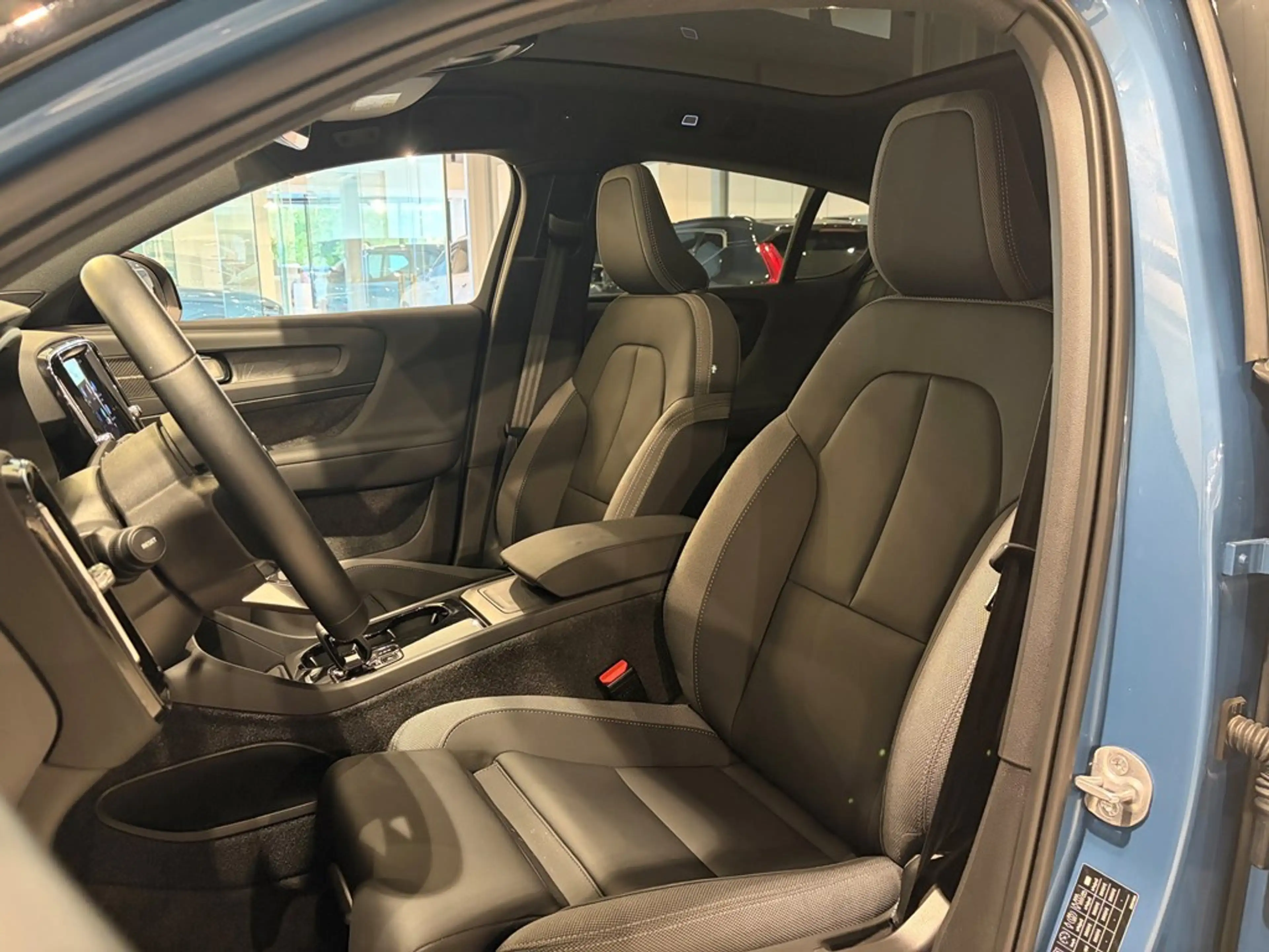 Volvo EC40 Recharge Ultra Extended Range — photo 5