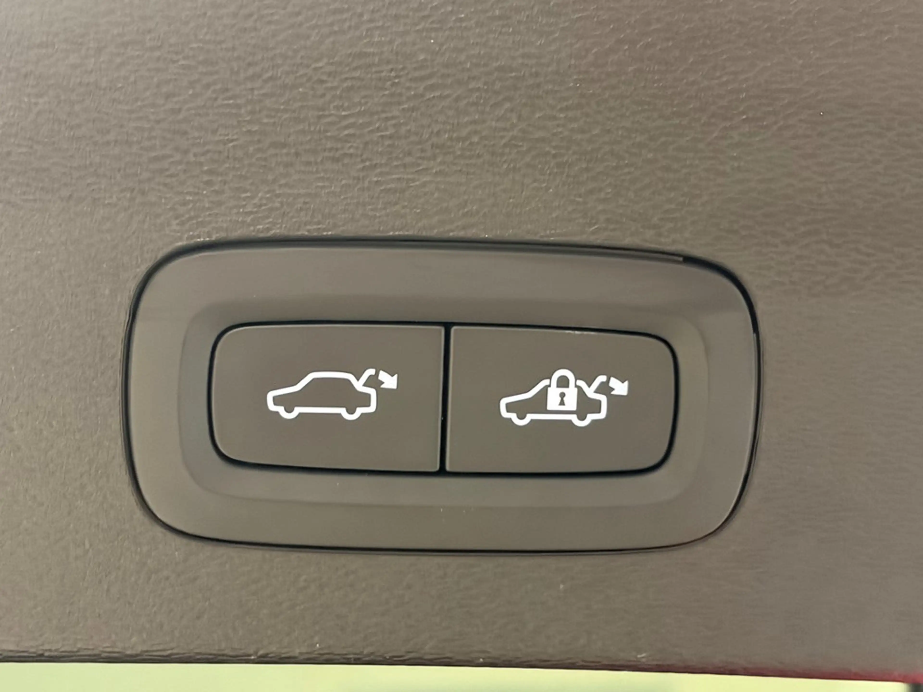 Volvo EC40 Recharge Ultra Extended Range — photo 11