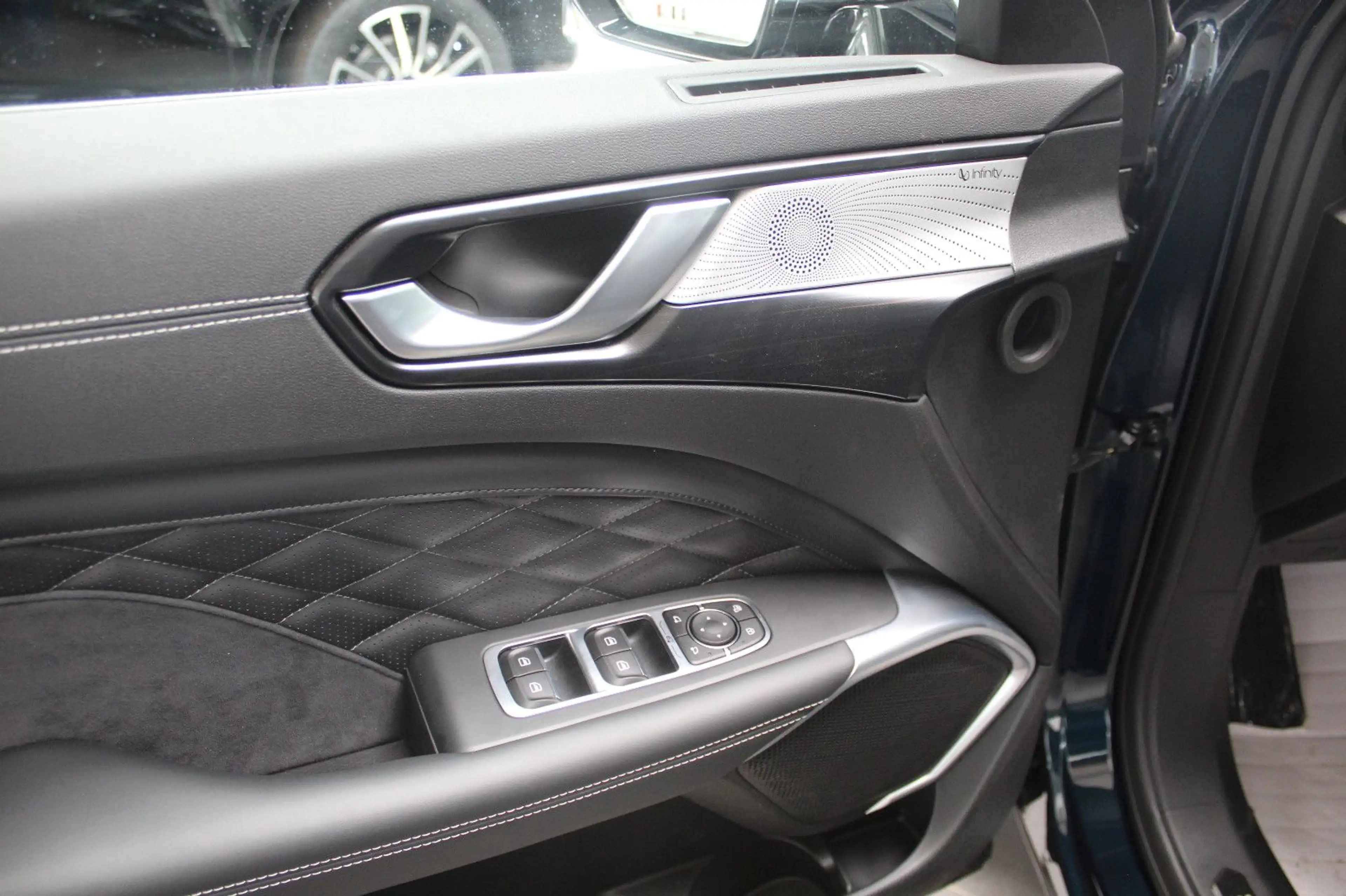 GWM WEY 03 LUXURY 4WD inkl. AHK und Allwetterreifen — photo 10