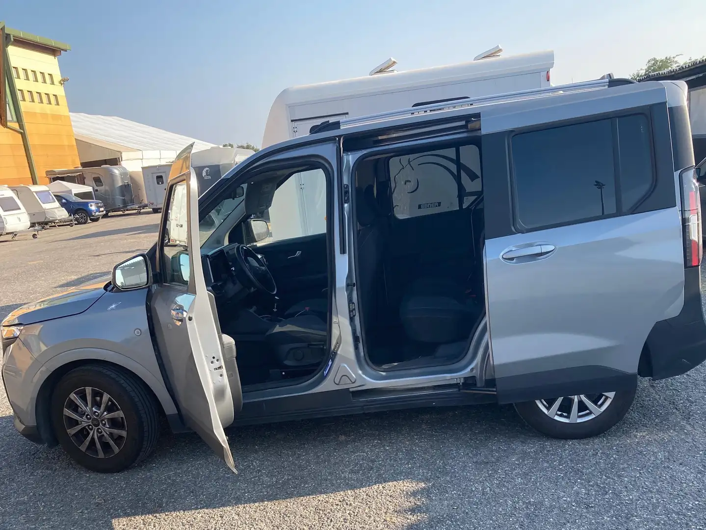 Ford Courier Titanium Grau - 2