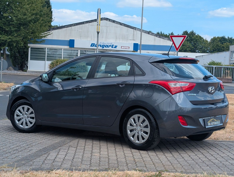 Hyundai i30 blue Trend*1-HAND*KLIMA*KAMERA*PDC*NAVI !! — photo 13